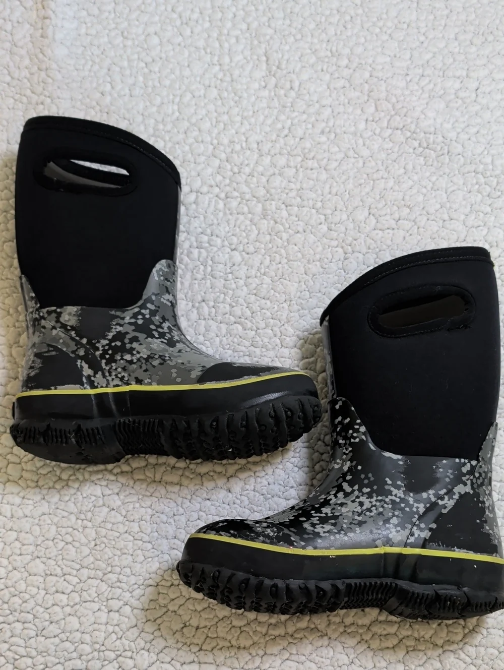 Boga Kids Waterproof Camo Rain Boot with Easy-Grab Handle - Black/Gray
